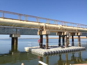 Estructura sobre el agua